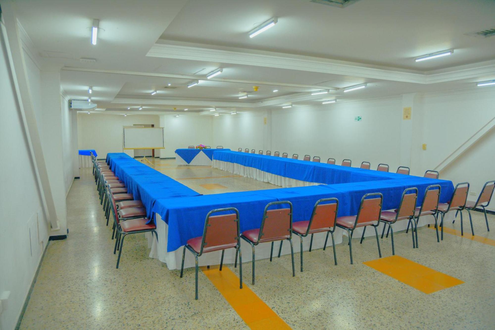 Tama Hotel Granada Real Кали Экстерьер фото