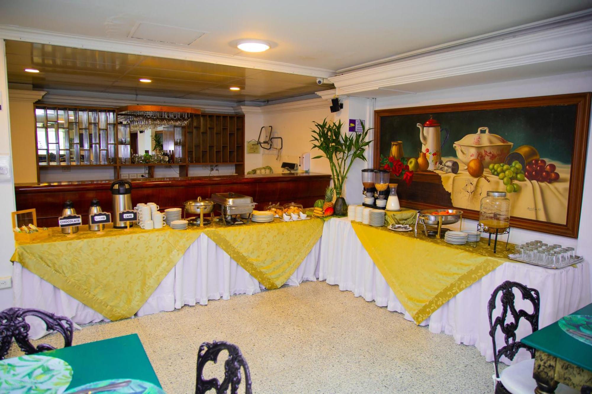 Tama Hotel Granada Real Кали Экстерьер фото